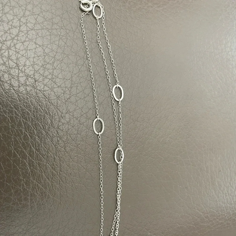 Beautiful Dainty Unique Silver Necklace - Picture 2 of 3